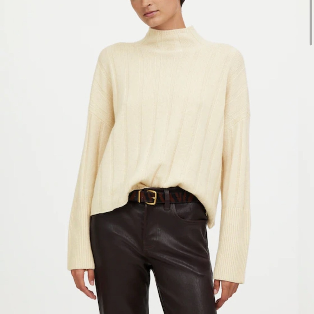 Ribbed Cashmere-Wool Blend Pullover Sweater